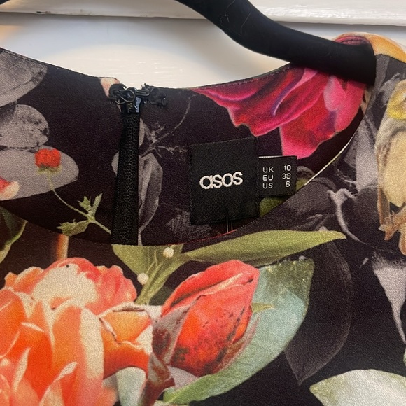 ASOS Black Ruffle Hem Floral Dress - Picture 2 of 6